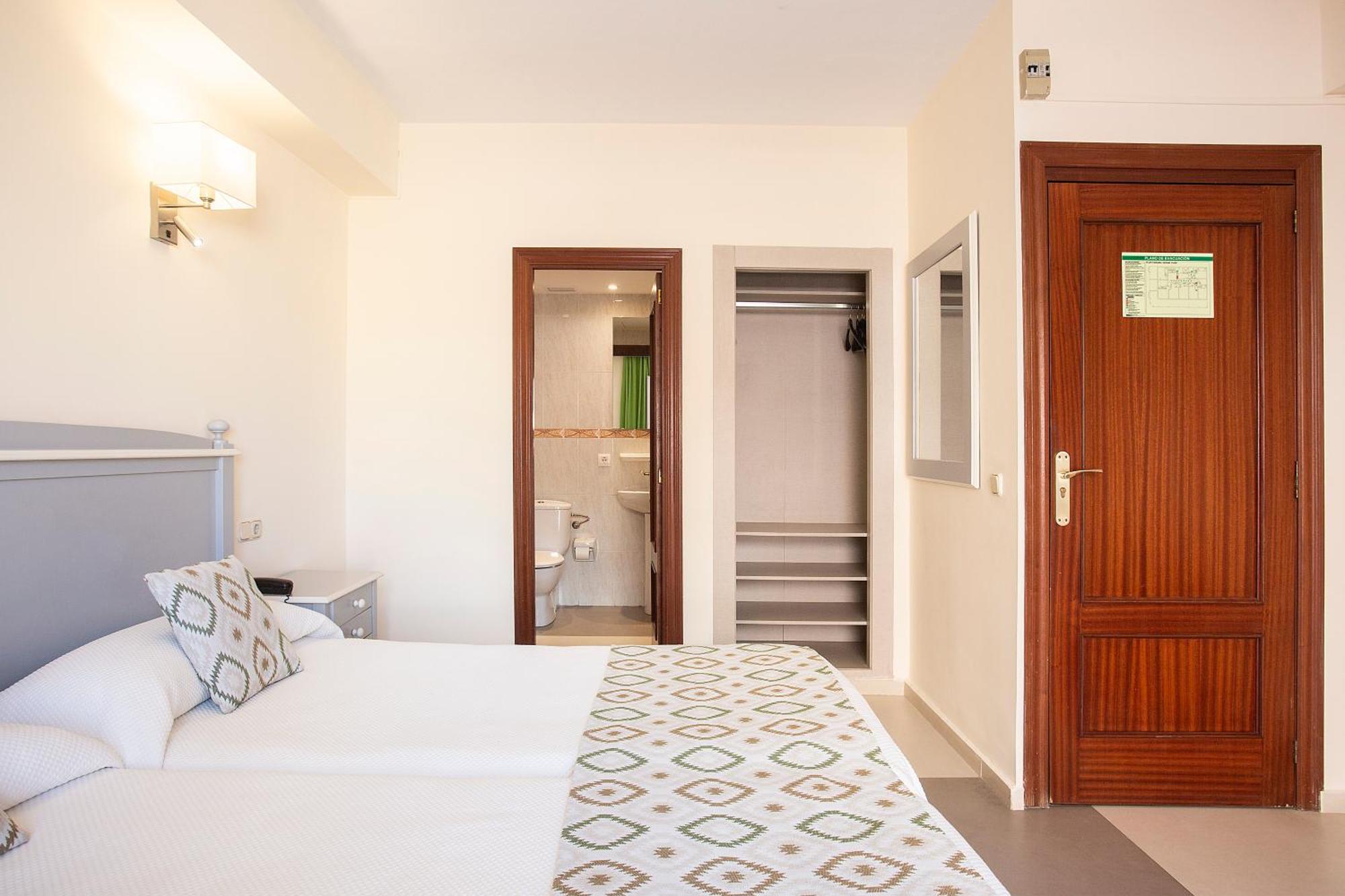 Hotel Playa Sol El Arenal  Exterior photo
